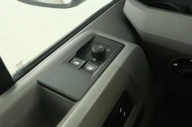 Volkswagen Crafter view 19