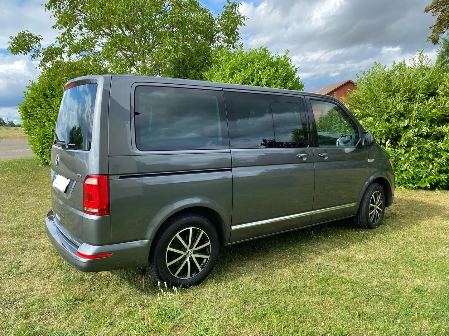 Volkswagen T6 Multivan Multivan DSG Kurz Comfortline Grau - 2