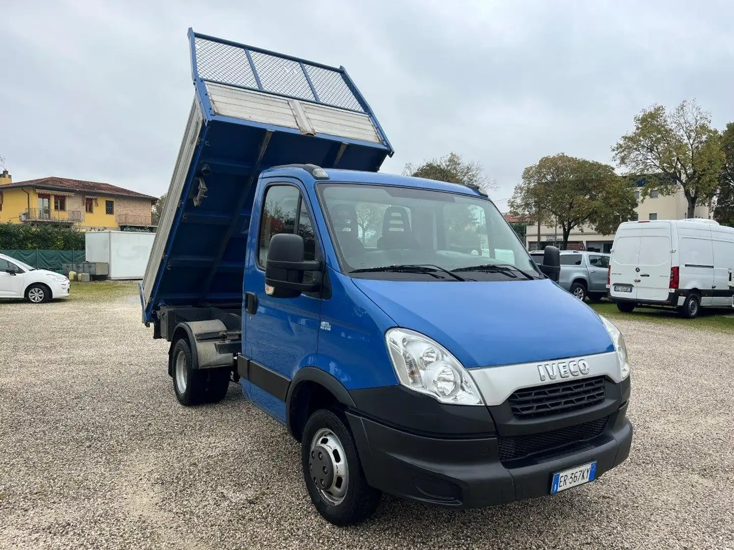 Iveco Daily 35C13 Ribaltabile Trilaterale Blau - 1