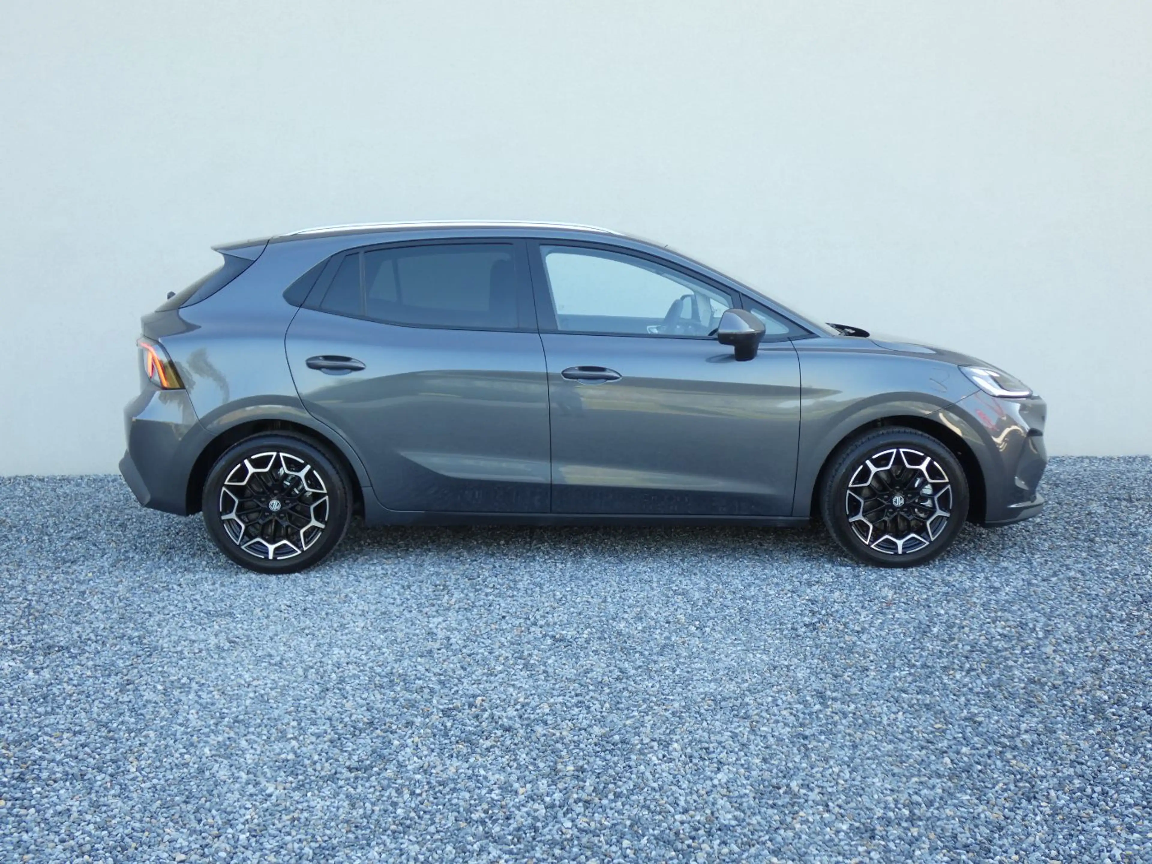 MG MG4 Urban Luxury 54kwh +Wärmep.+360°+LED+Fahras. — photo 5