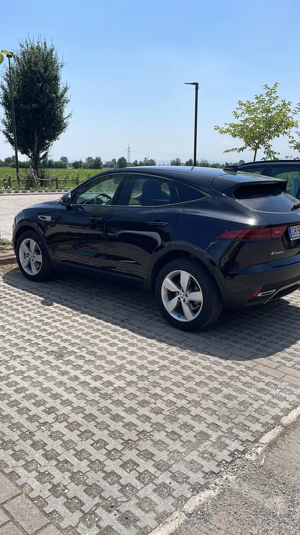 Jaguar E-Pace 2.0d i4 R-Dynamic fwd 163cv - 2