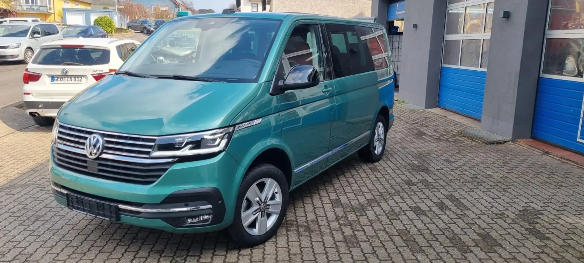 Volkswagen T6 Multivan T6.1 Multivan Generation Six 4-Motion LED Grün - 1