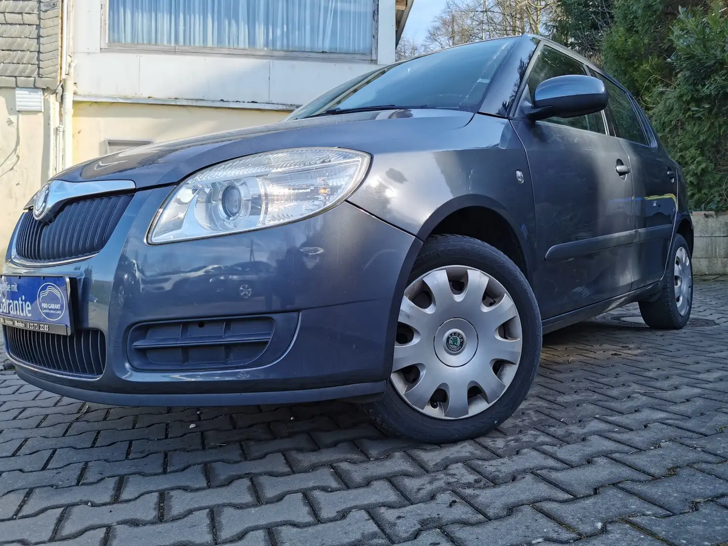 Skoda Fabia TDI Ambiente/Scheckhgepfl/1.Hand/Klima/Tempomat/ Grijs - 1