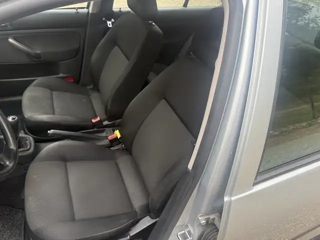 Volkswagen Bora view 6