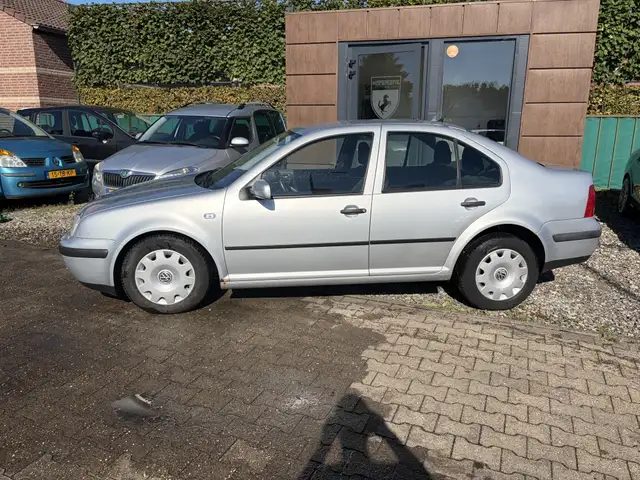 Volkswagen Bora view 3