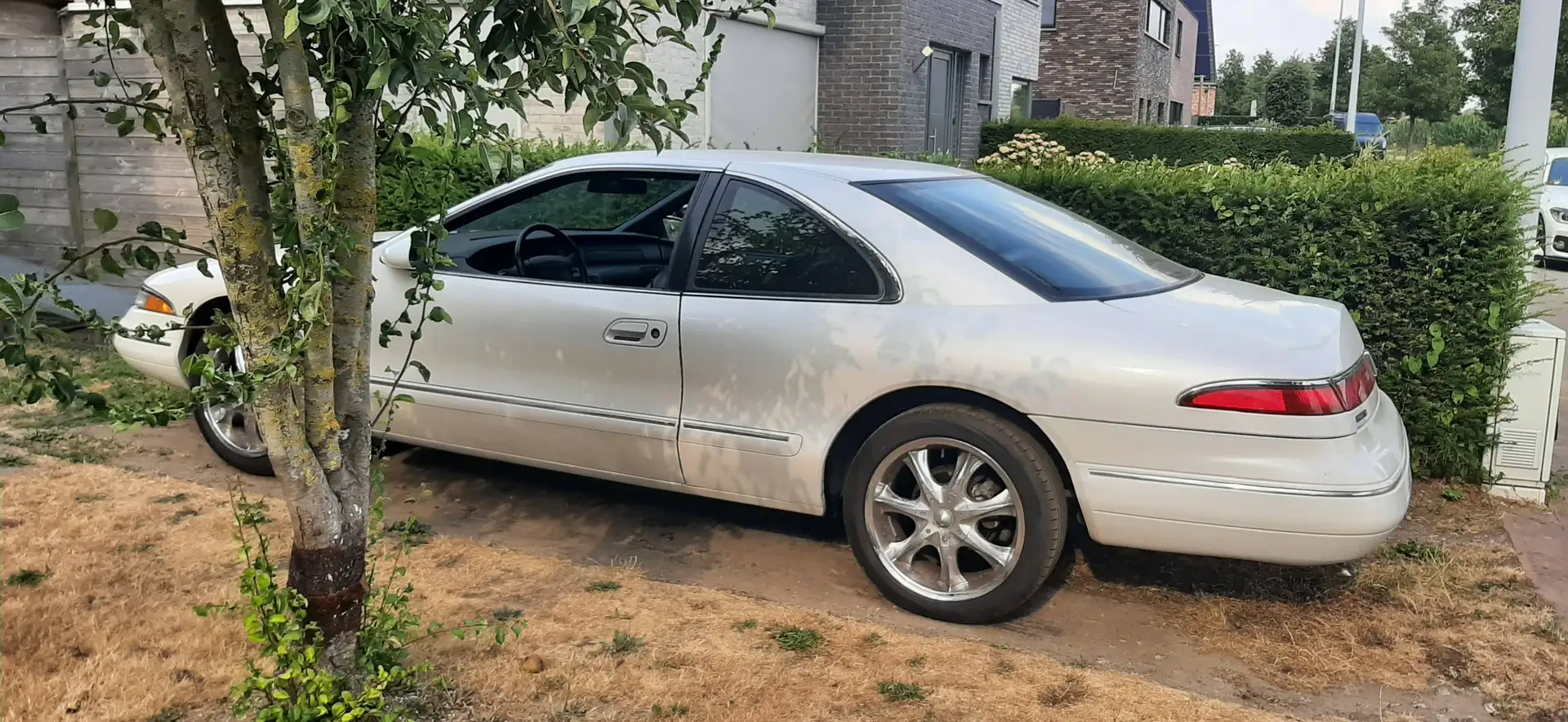 Lincoln Mark VIII Weiß - 2