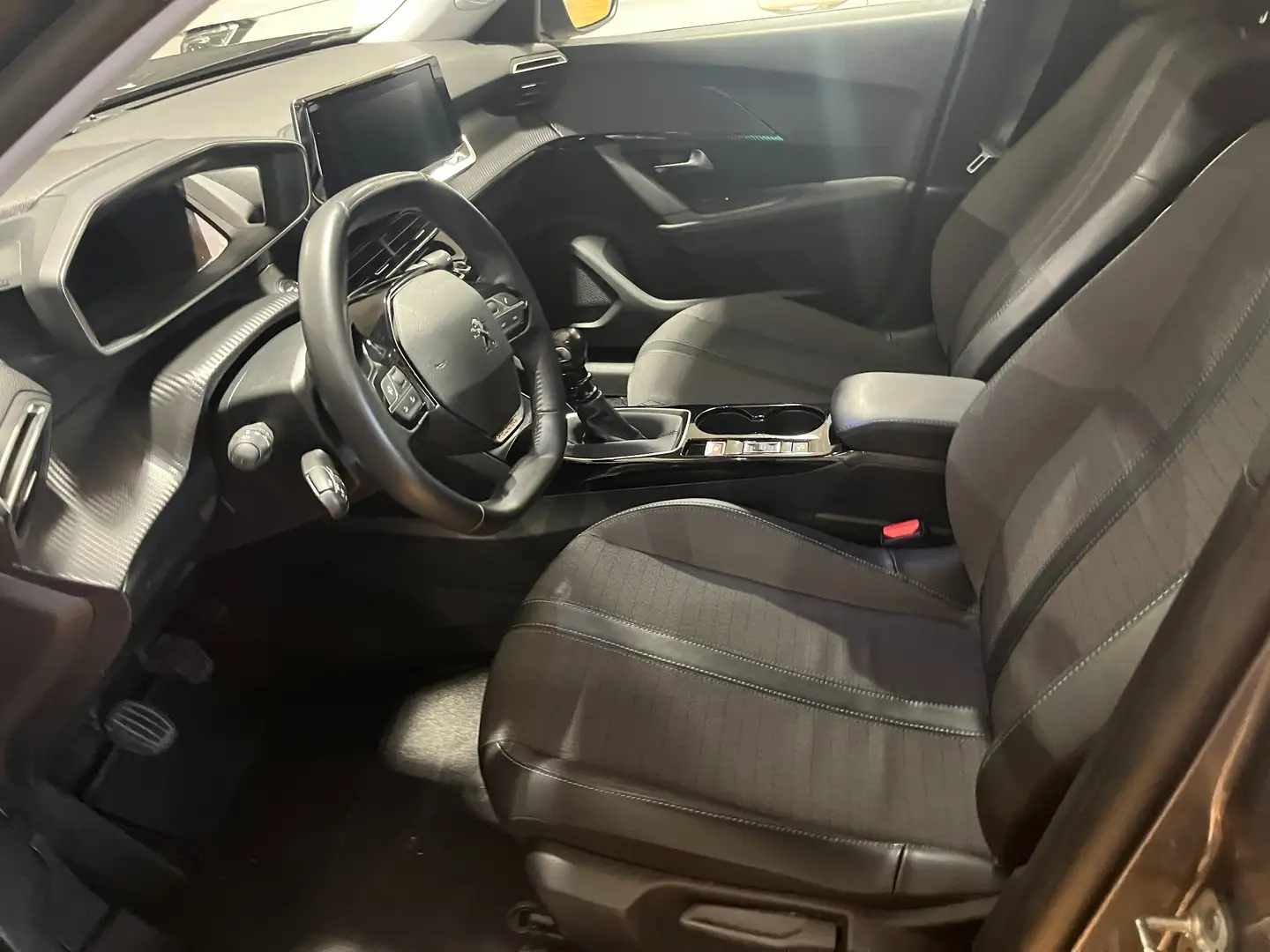 Peugeot 2008 2008 II 1.5 bluehdi Allure Pack Gris - 2