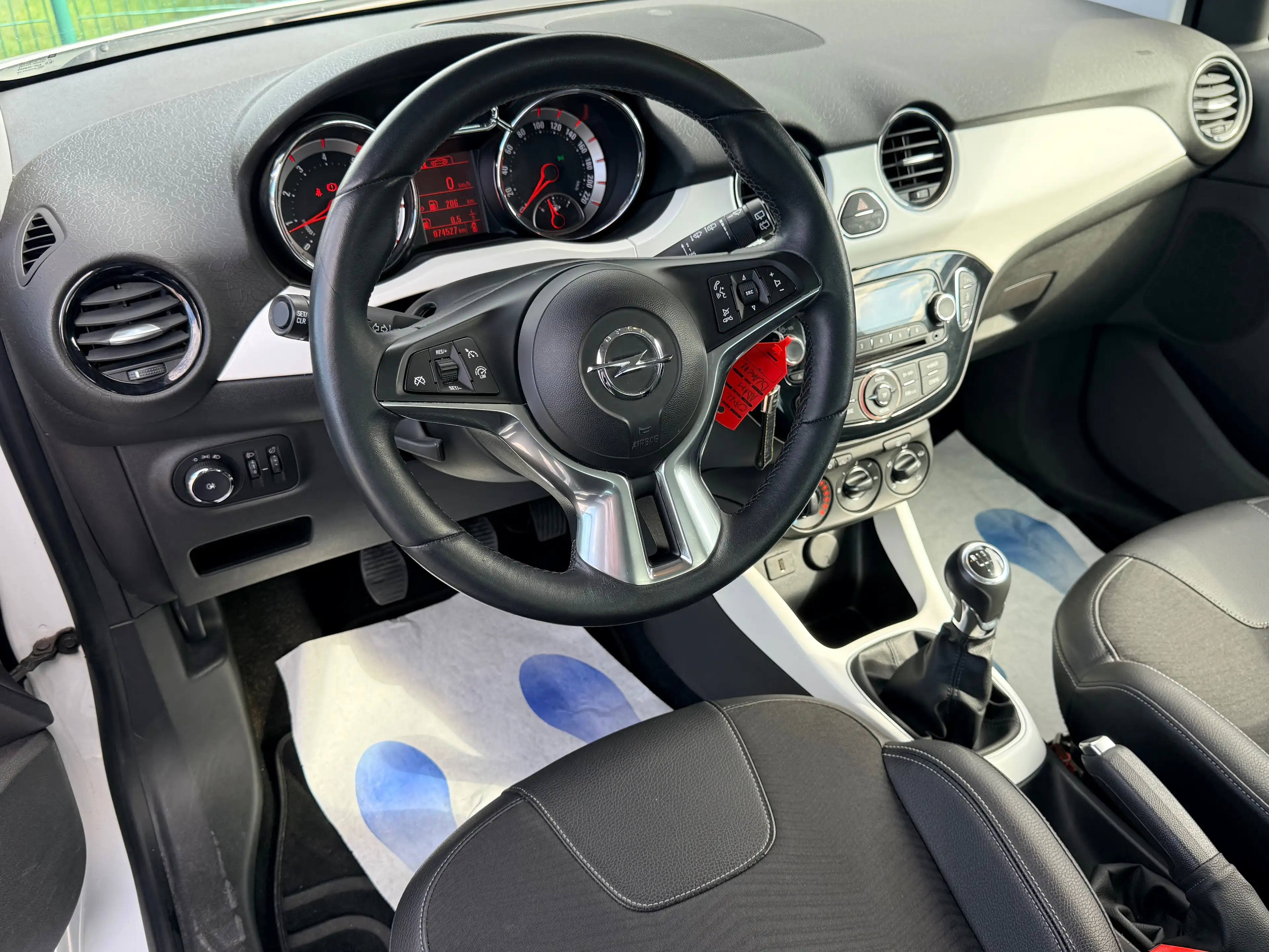 Opel Adam Adam 1.2i // FINITION MOTORSPORT // RADAR AV AR // CLIM // 12 MOIS GARANTIE — photo 13