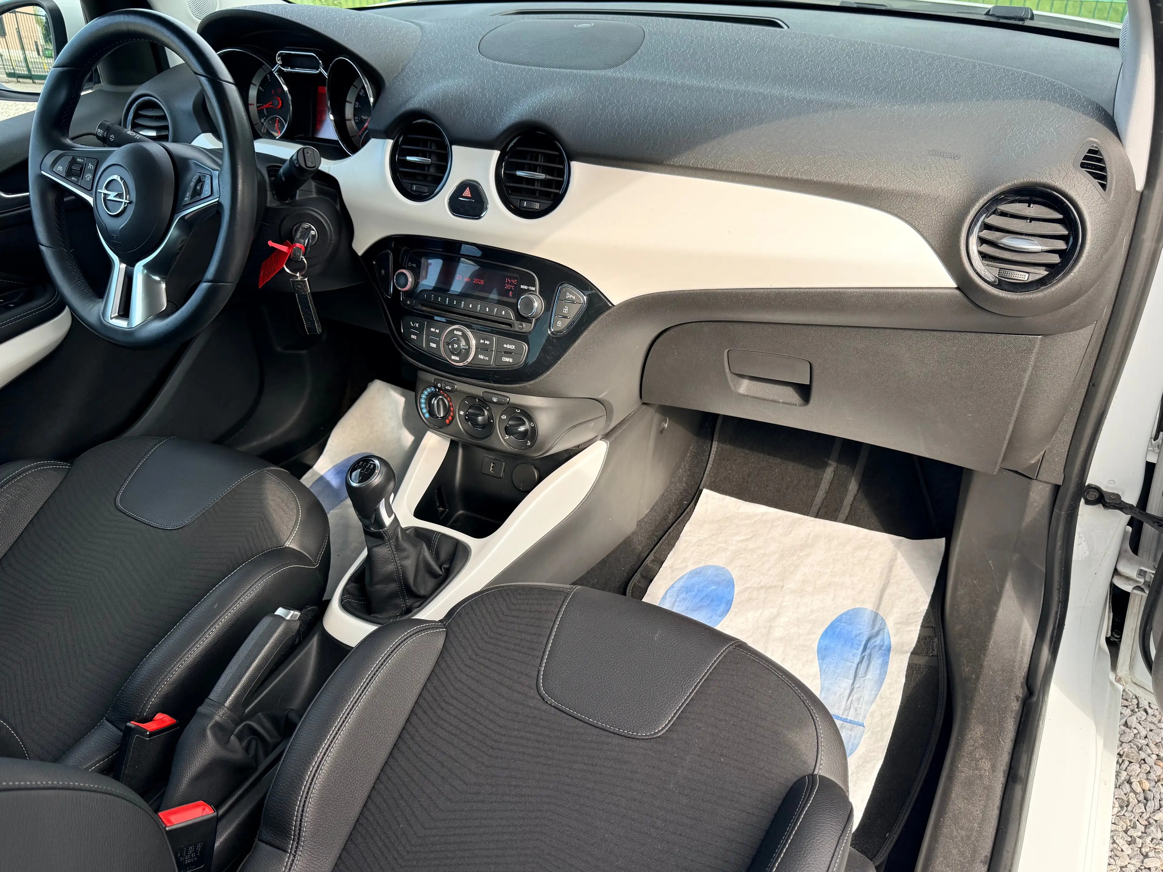 Opel Adam Adam 1.2i // FINITION MOTORSPORT // RADAR AV AR // CLIM // 12 MOIS GARANTIE — photo 12