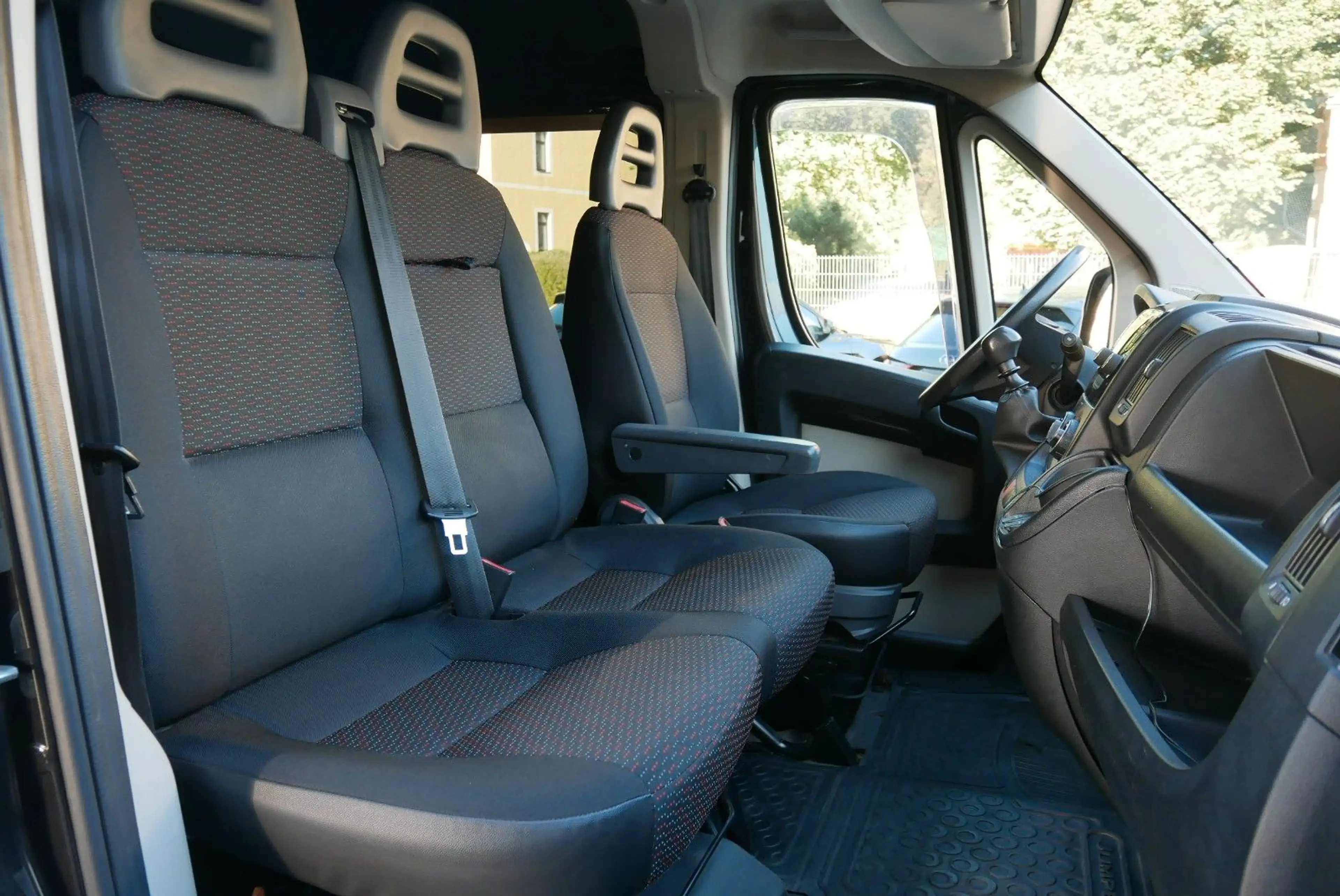 Citroen Jumper Citroën Jumper 7-Sitze Doka Mixto Kasten L3H2 — photo 12