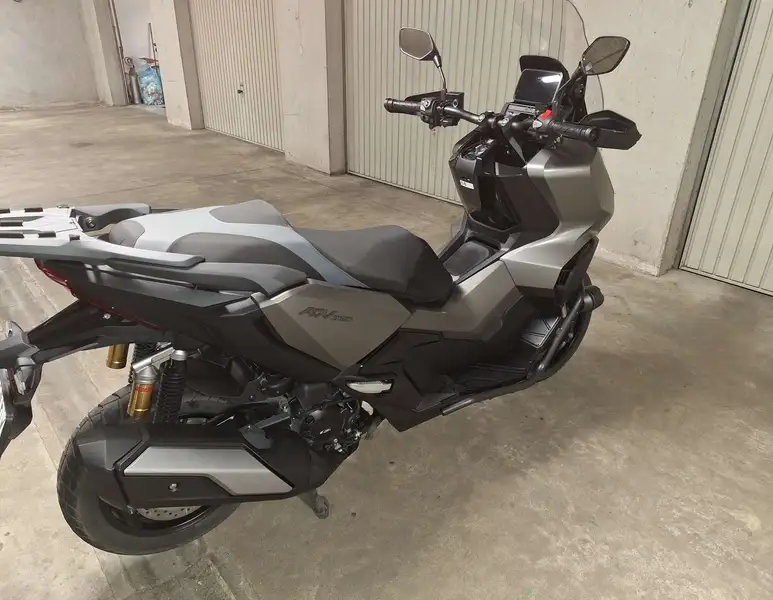 Honda ADV 350 - foto 8