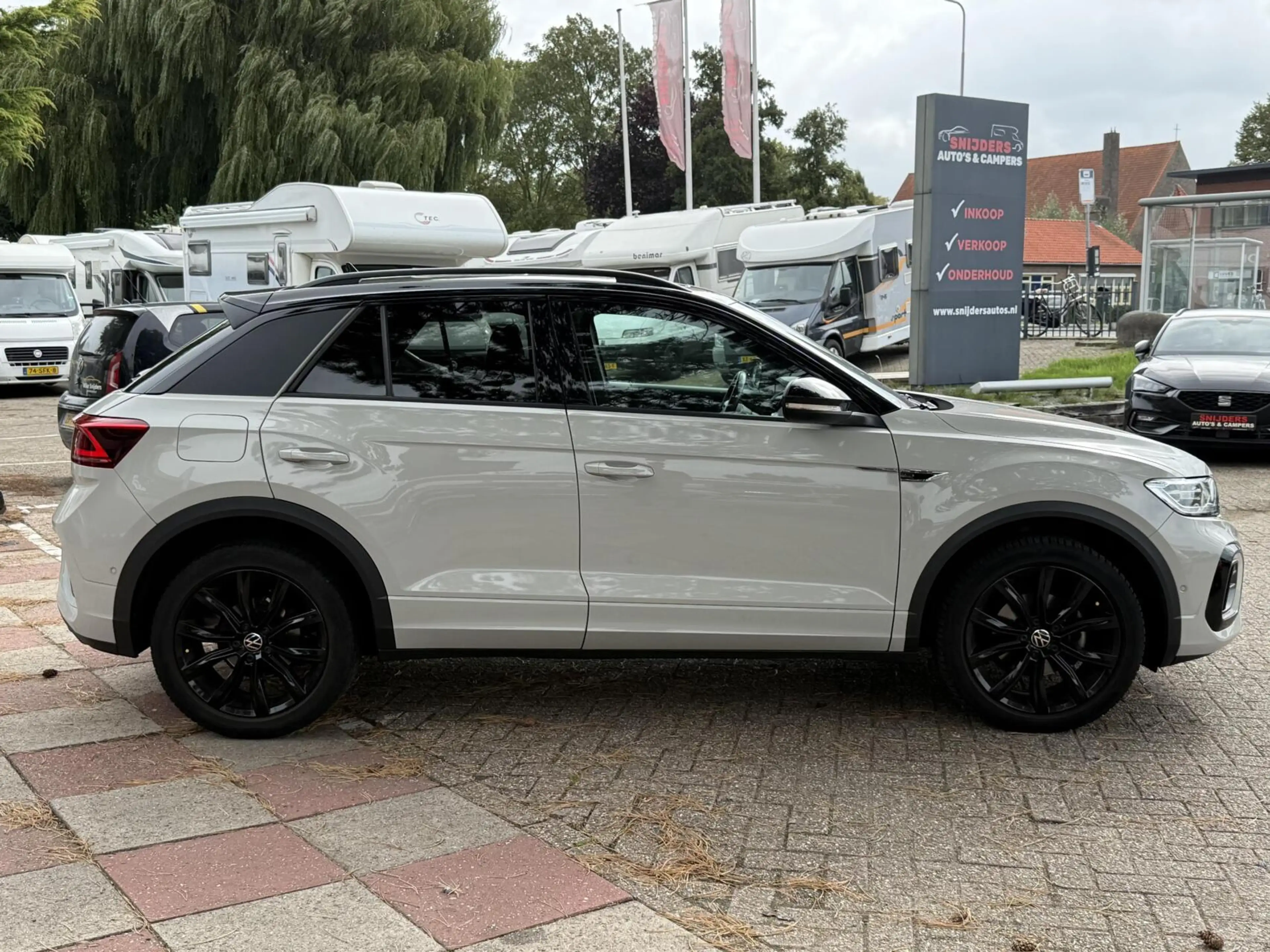 Volkswagen T-Roc 1.5 TSI R-Line panodak Beats audio — photo 15