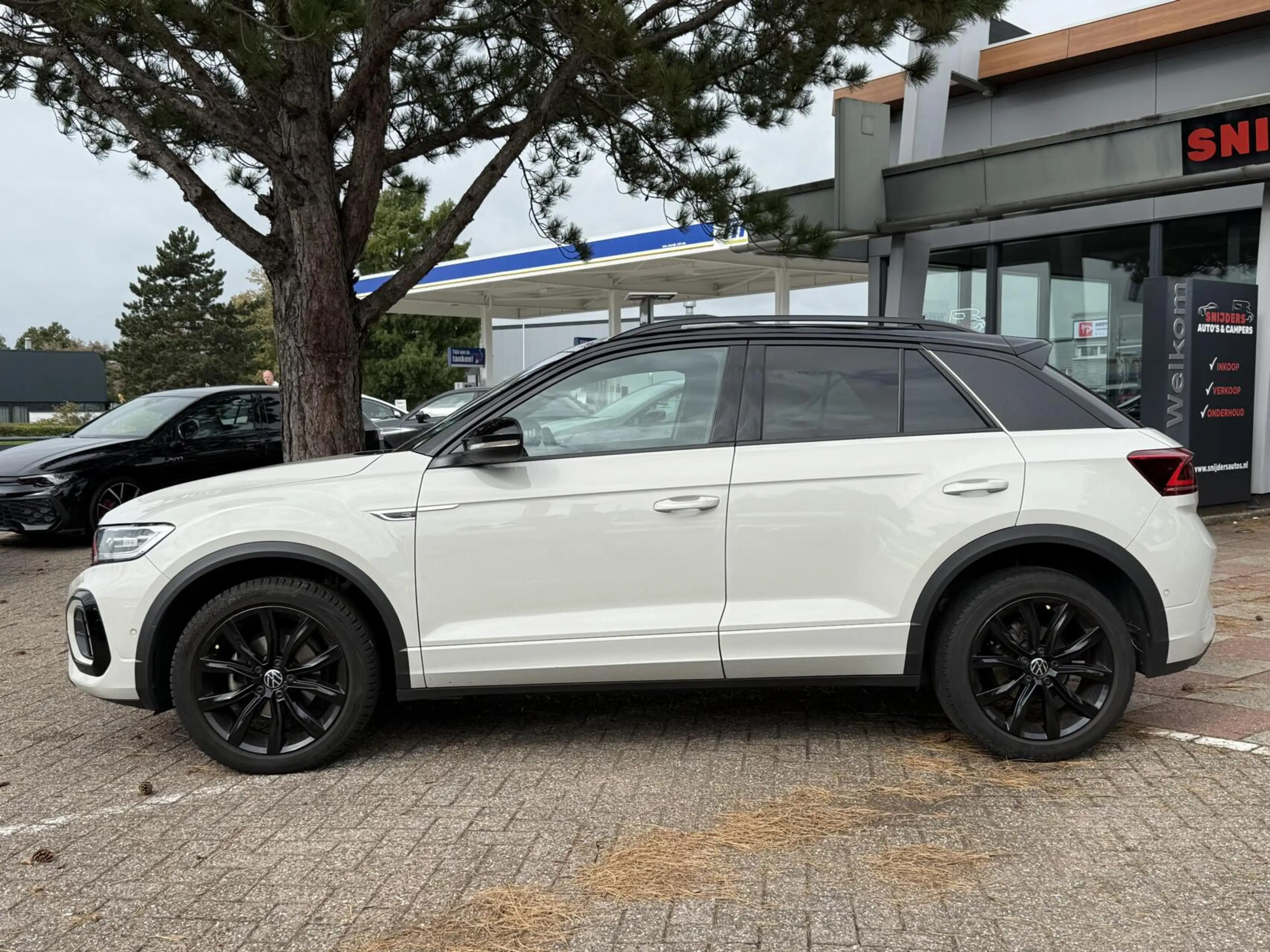 Volkswagen T-Roc 1.5 TSI R-Line panodak Beats audio — photo 14