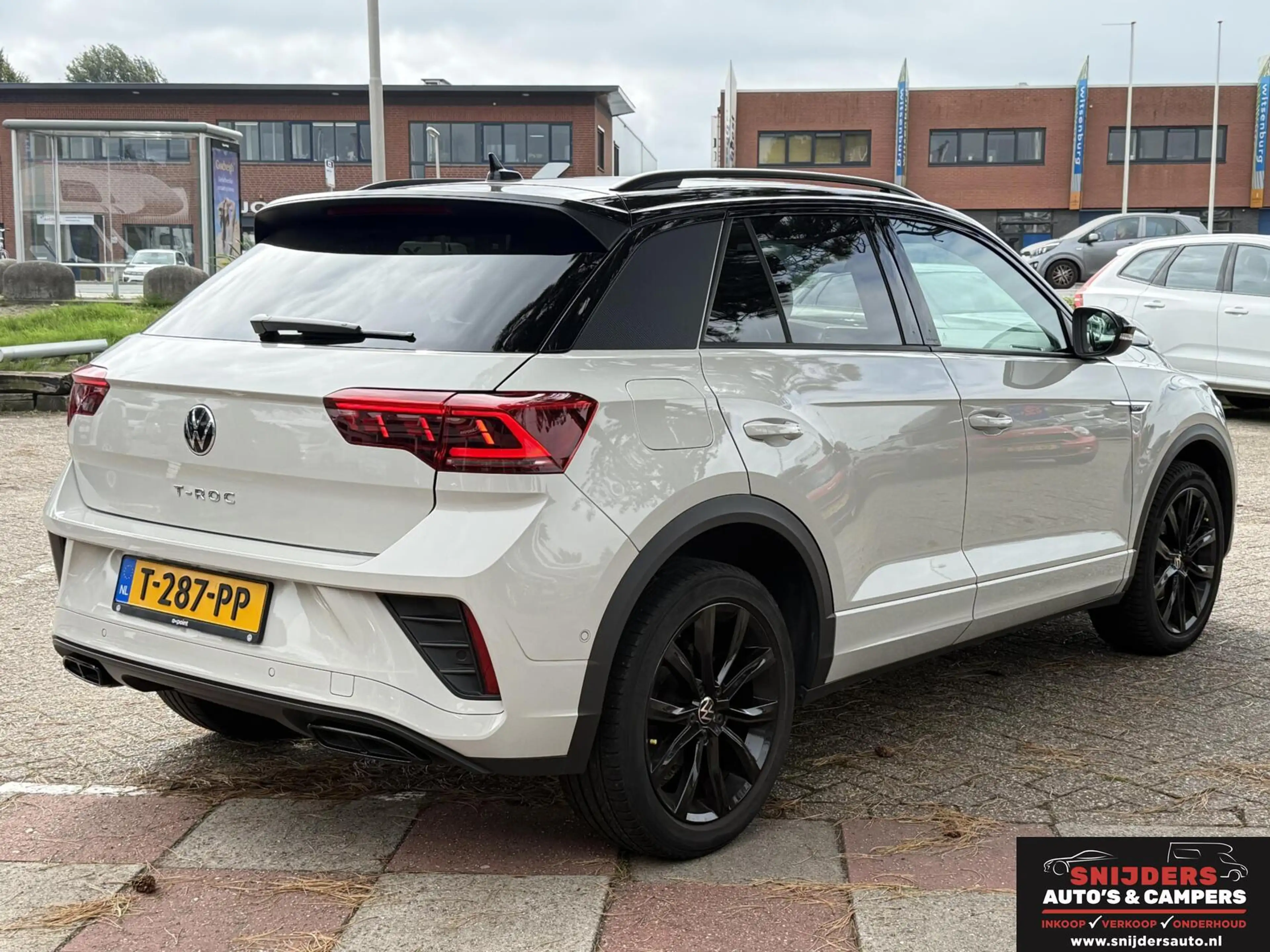 Volkswagen T-Roc 1.5 TSI R-Line panodak Beats audio — photo 4