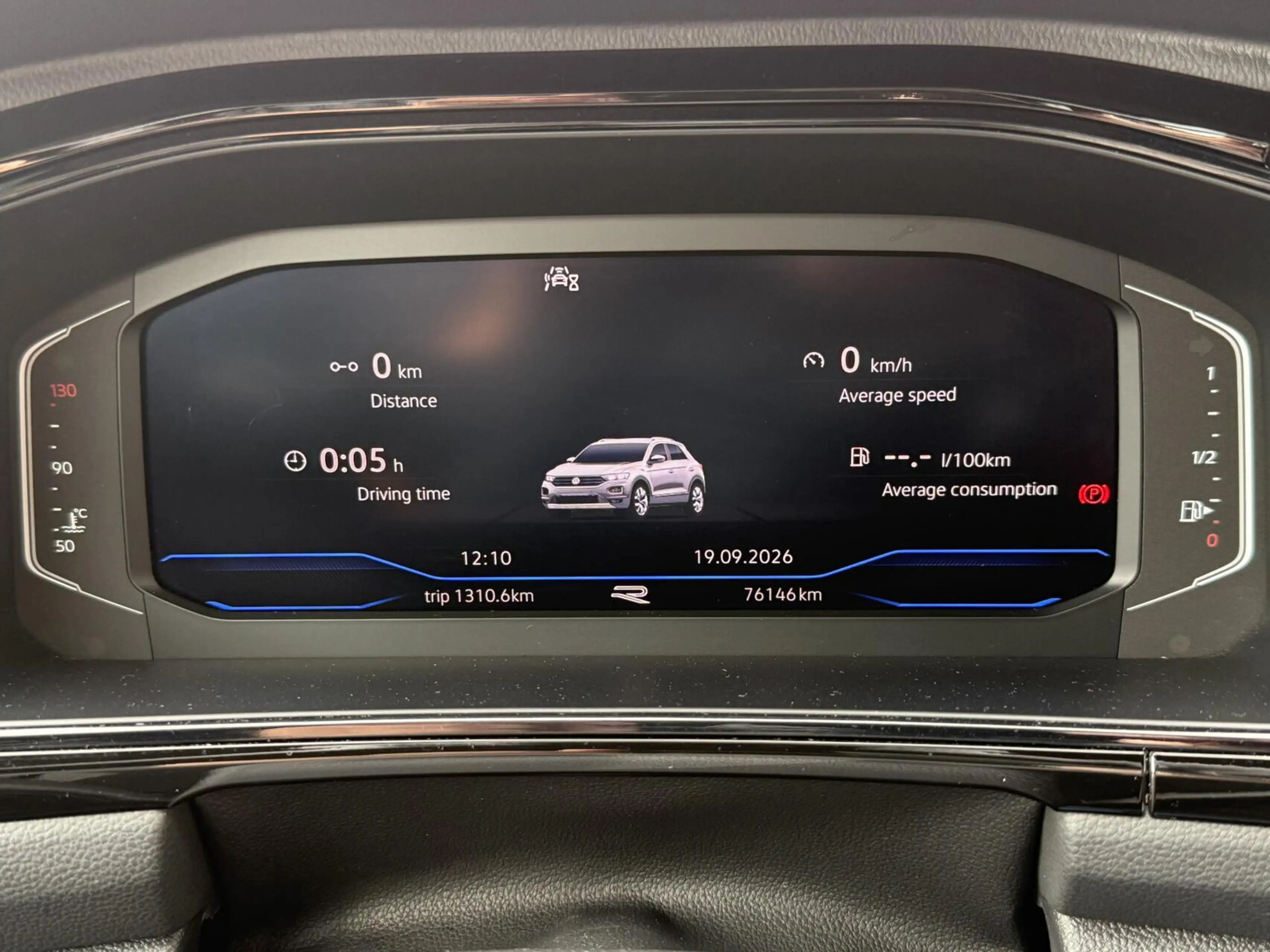 Volkswagen T-Roc 1.5 TSI R-Line panodak Beats audio — photo 11