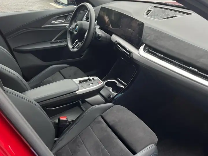 BMW X2 2025, foto 8