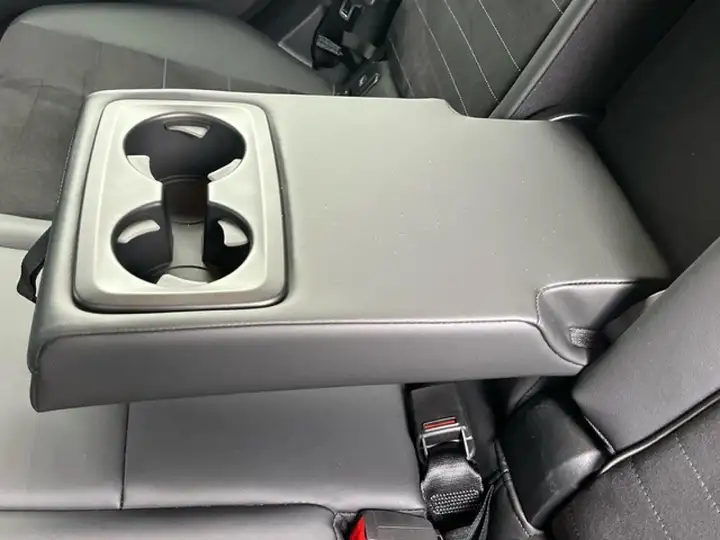 BMW X2 2025, foto 32
