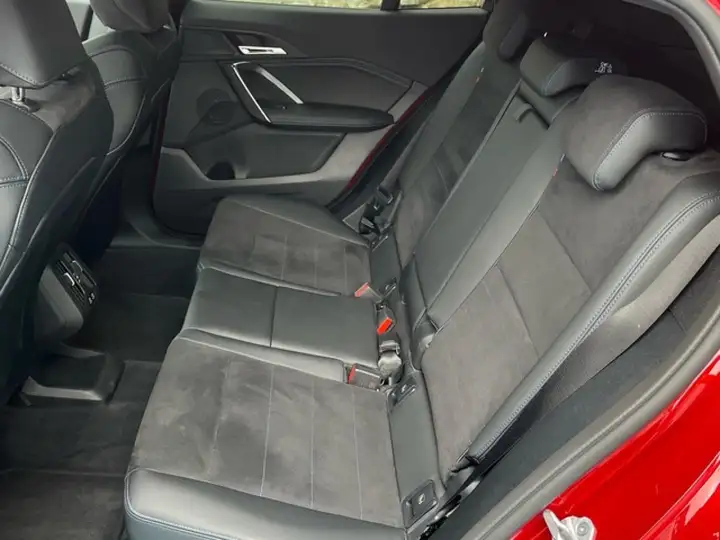 BMW X2 2025, foto 9