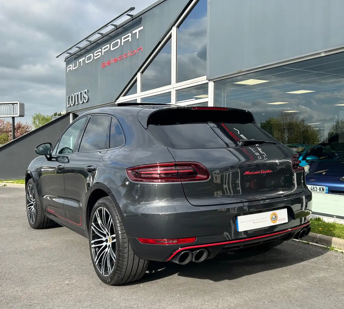 Porsche Macan Turbo 3.6 V6 440 ch Exclusive Performance Edition Grey - 2