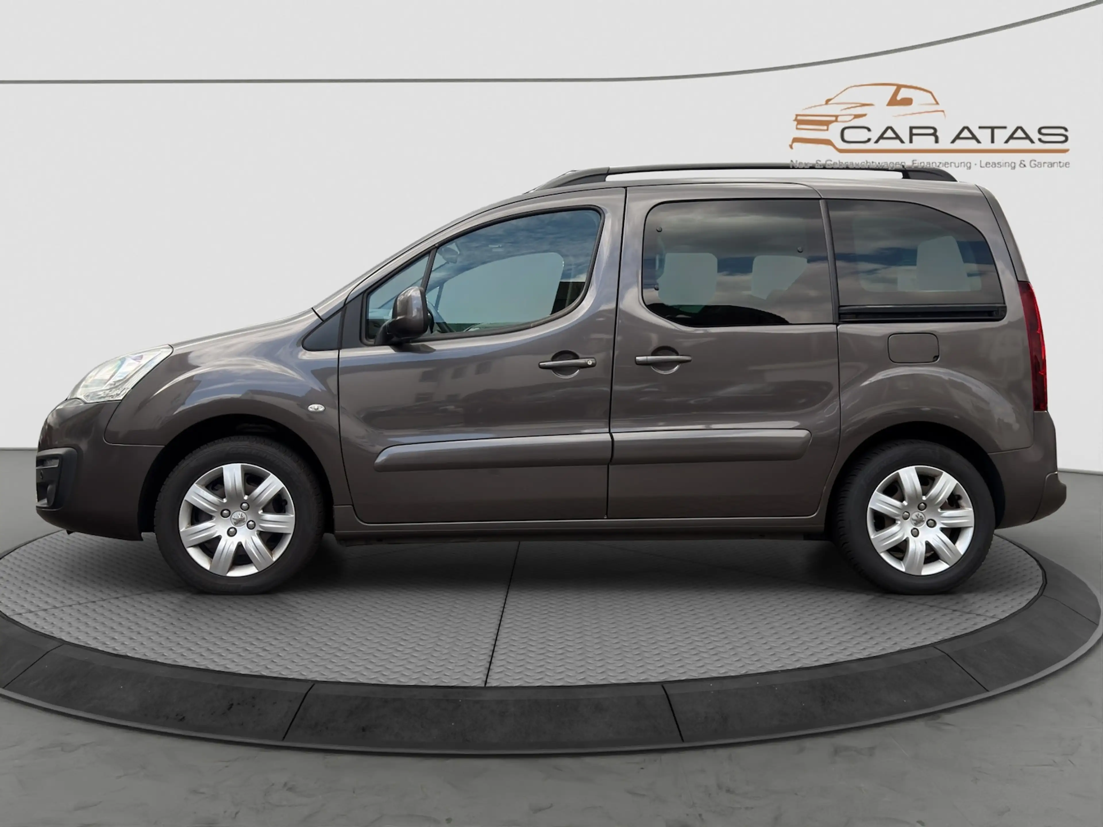 Peugeot Partner Tepee Allure 1.2 Pure Tech Klimaaut.Temp — photo 4