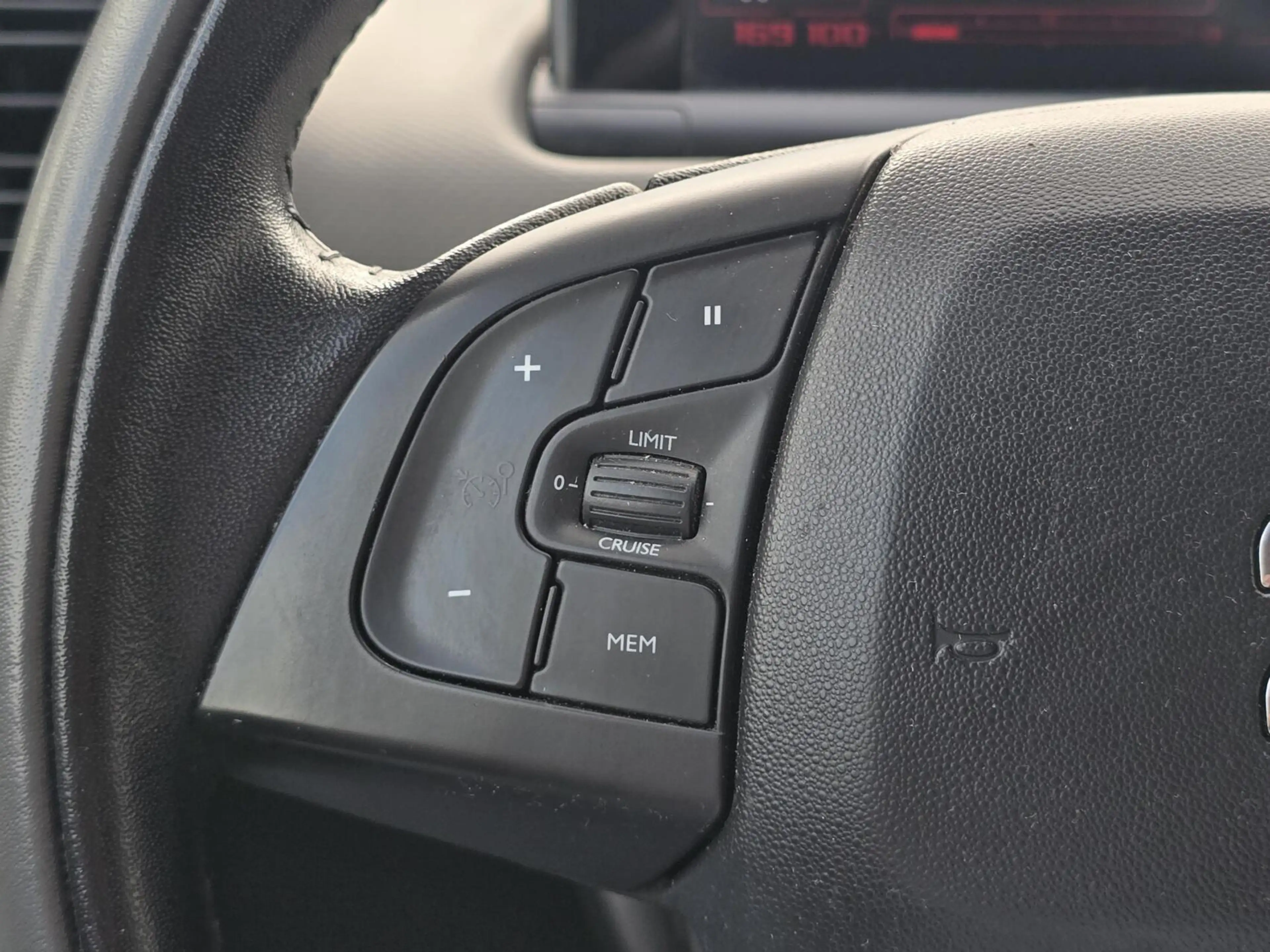 Citroen C4 Cactus 1.2 PureTech Shine Navi/Clima/Camera/LMV — photo 10