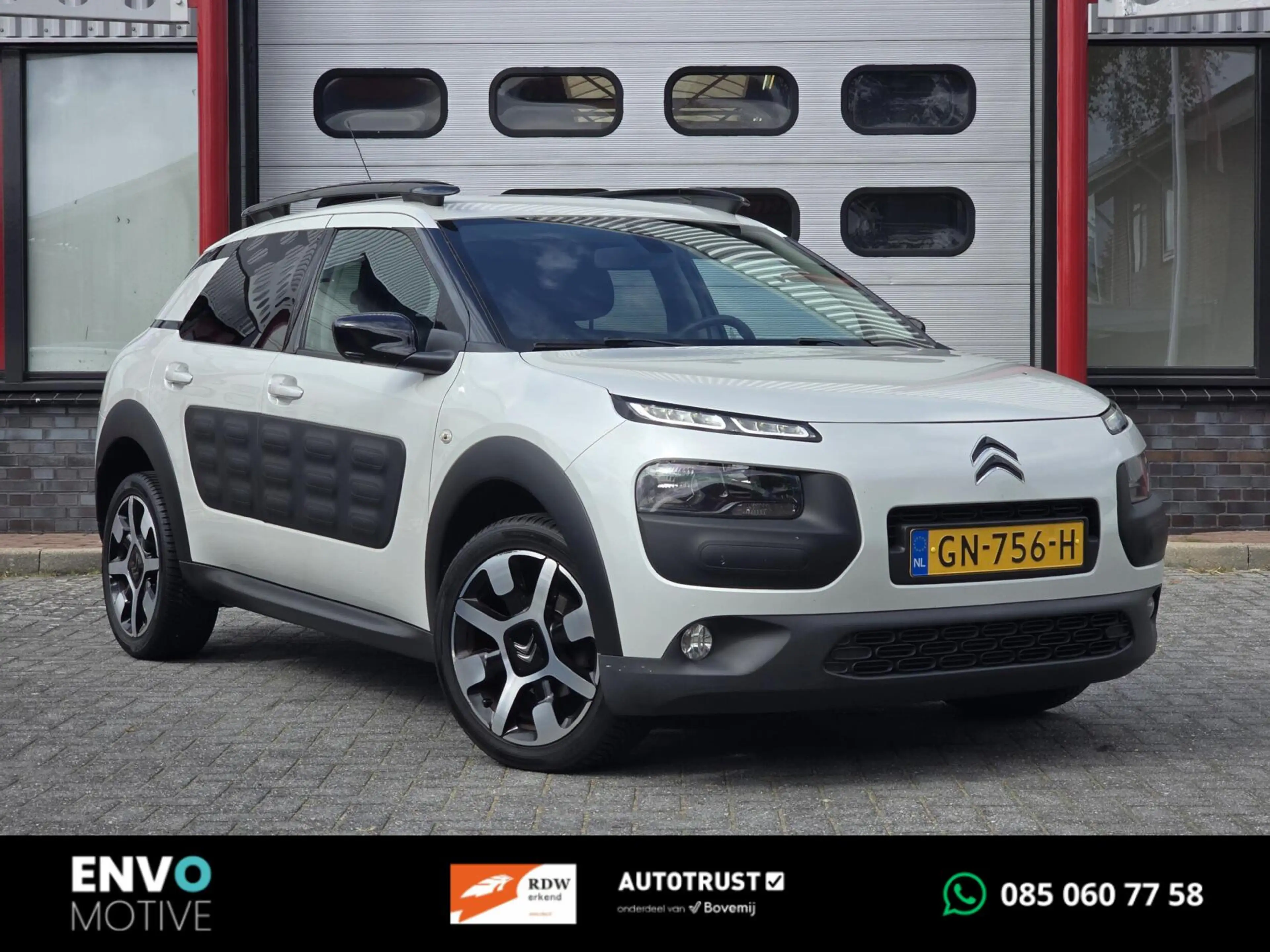 Citroen C4 Cactus 1.2 PureTech Shine Navi/Clima/Camera/LMV