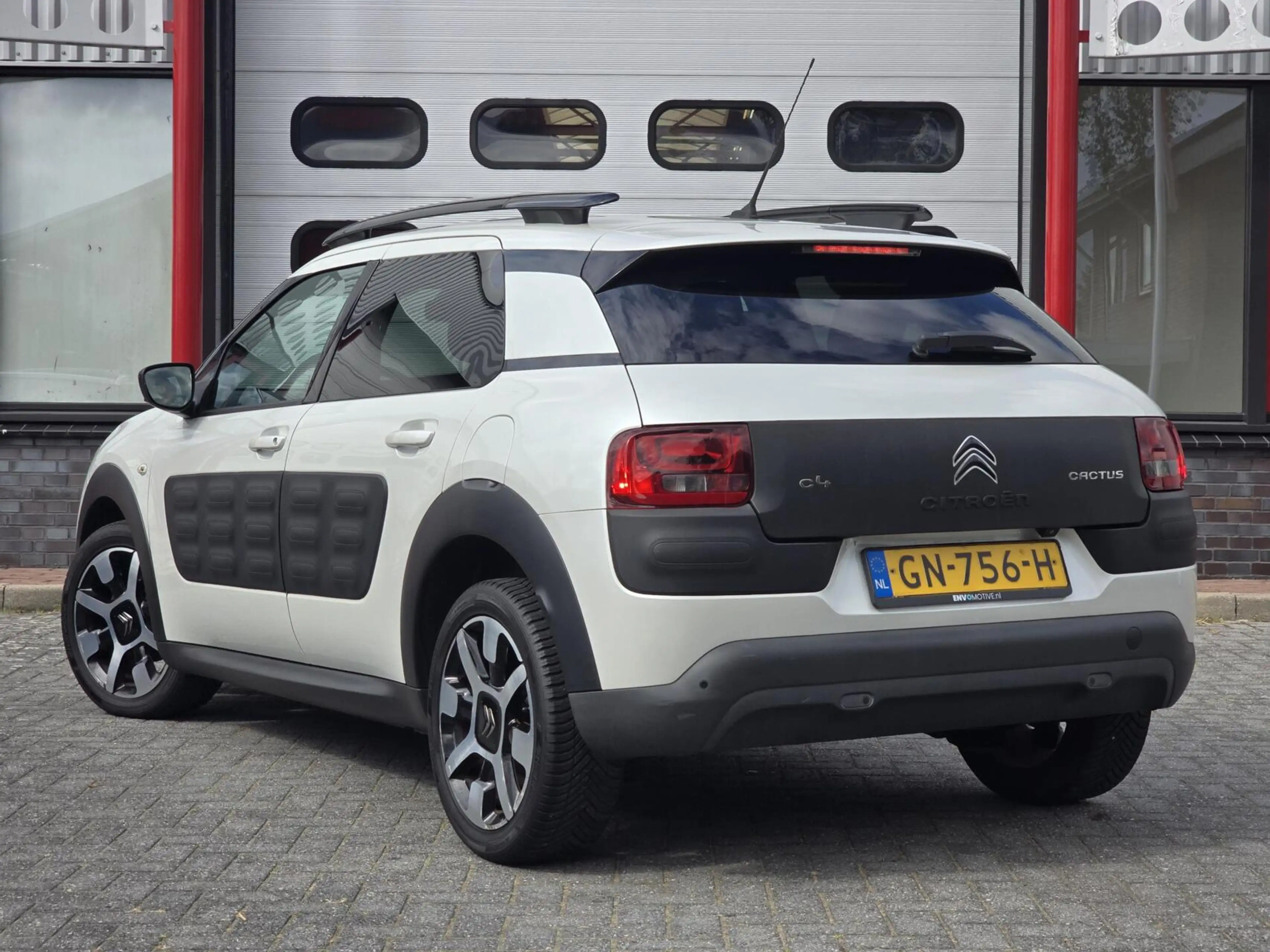 Citroen C4 Cactus 1.2 PureTech Shine Navi/Clima/Camera/LMV — photo 2