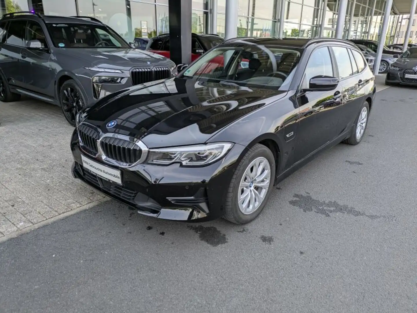 BMW 330 e Tour. Advantage Laser. HeadUp. AHK. Schwarz - 2