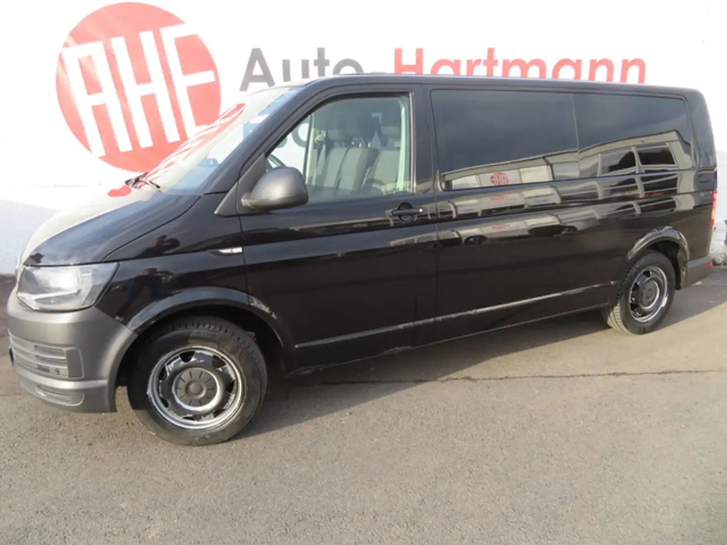 Volkswagen T6 Kombi 2.0 TDI LR 9-Sitz ACC MFA PDC Light-Ass Schwarz - 1