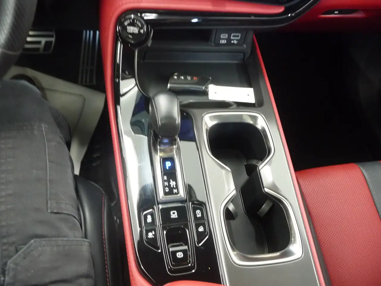 Lexus NX снимка Lexus NX