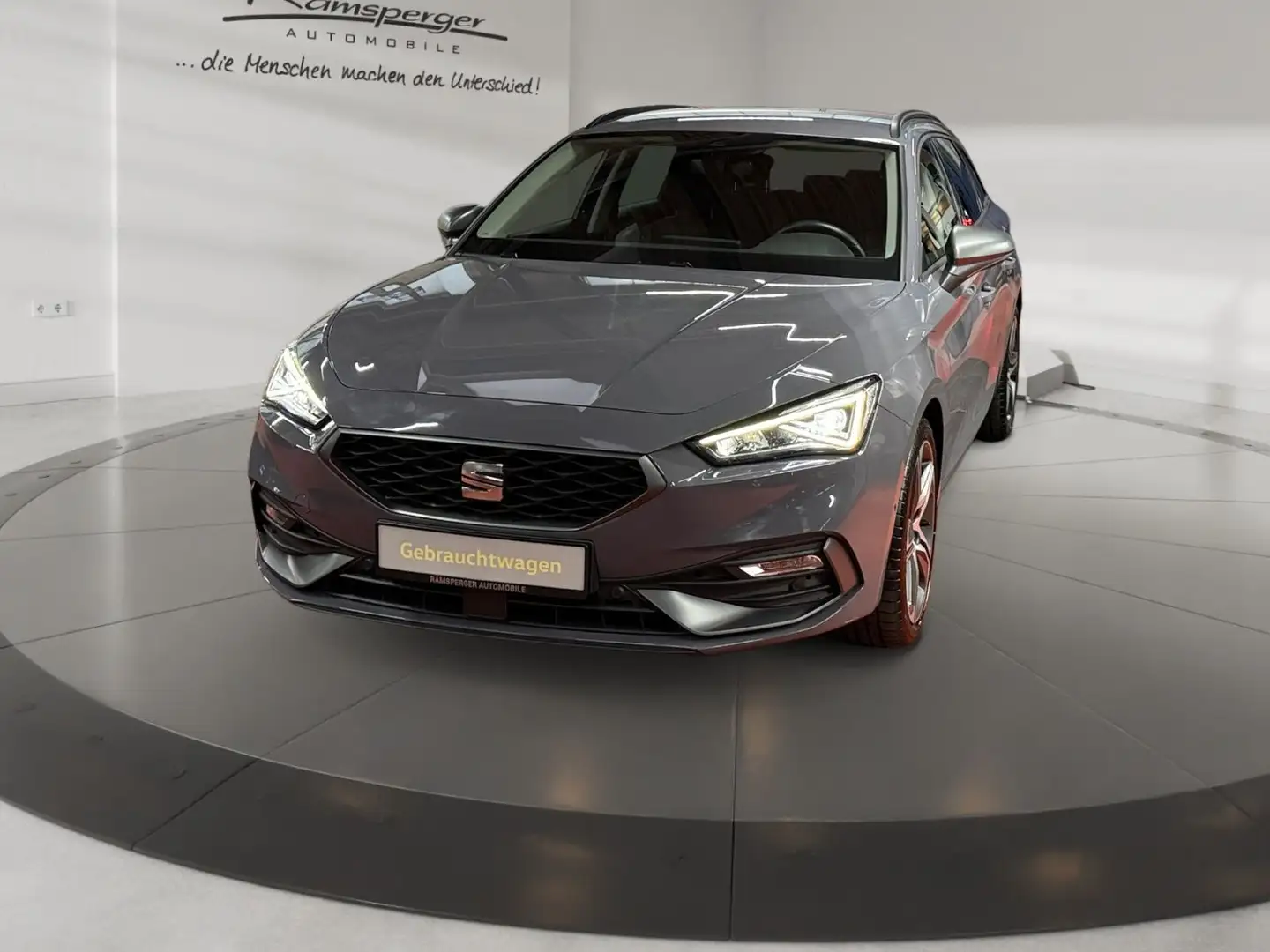 SEAT Leon ST FR 1.5 eTSI DSG LED/AHK/Kamera/uvm. Gris - 2