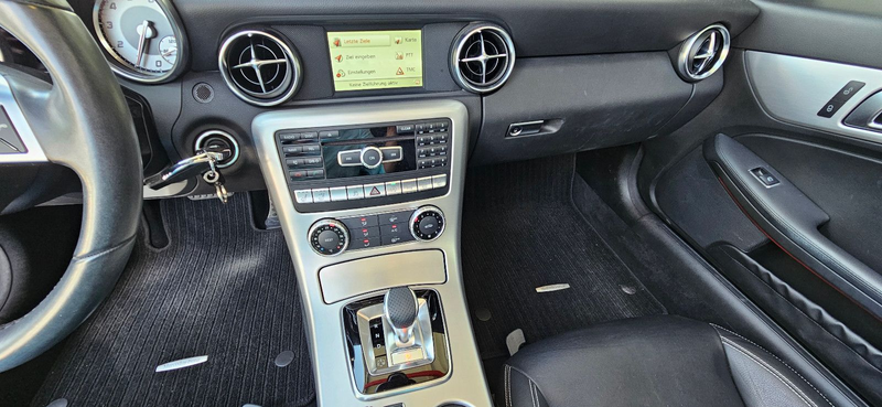 Mercedes-Benz SLK 300 Roadster — photo 7