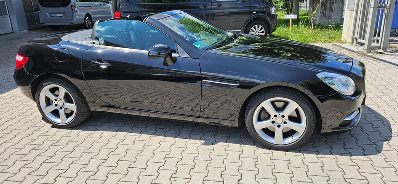 Mercedes-Benz SLK 300 Roadster — photo 2