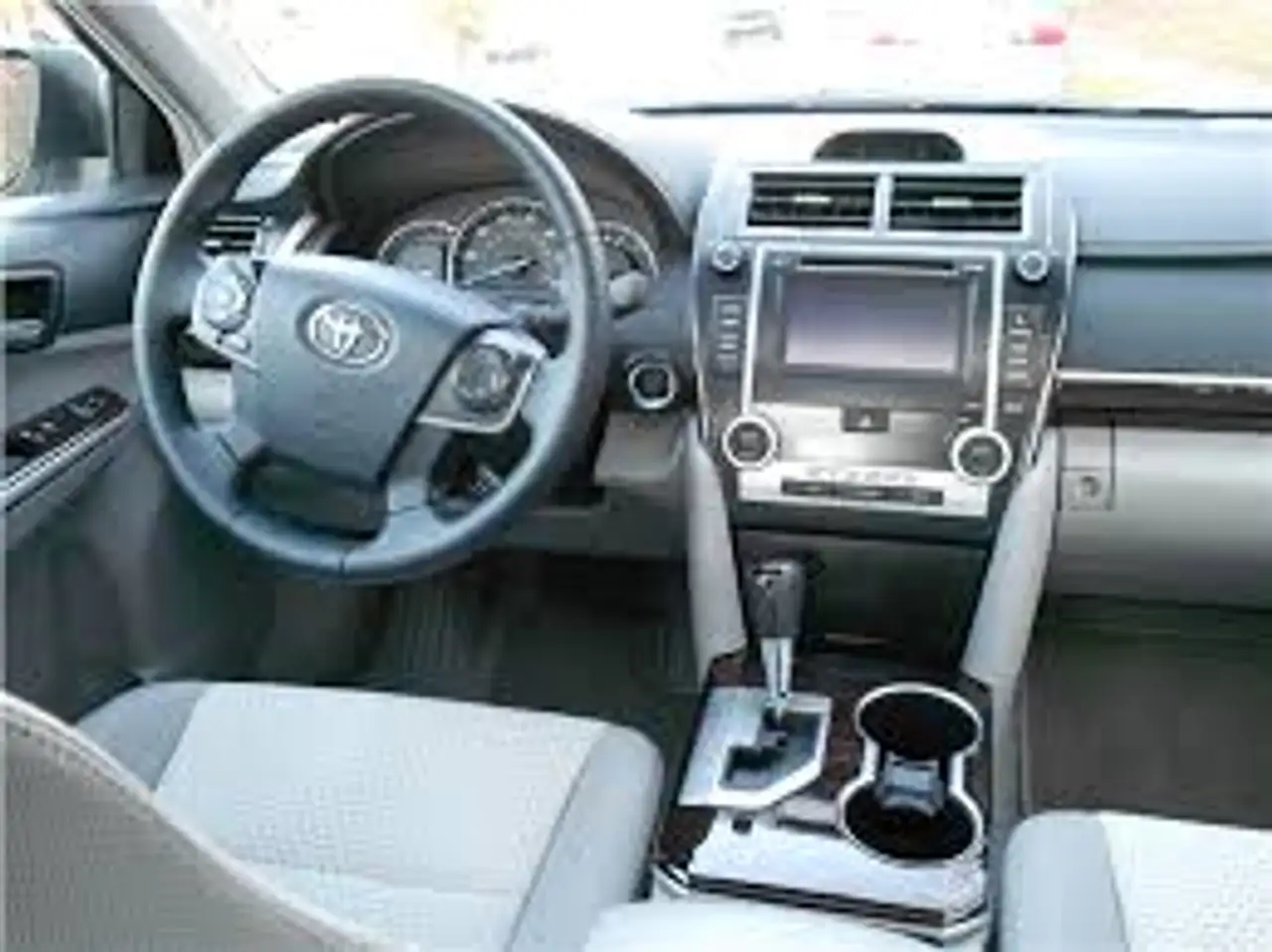Toyota Camry снимка Toyota Camry