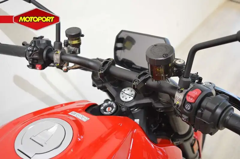 Ducati MONSTER V2 - foto 4