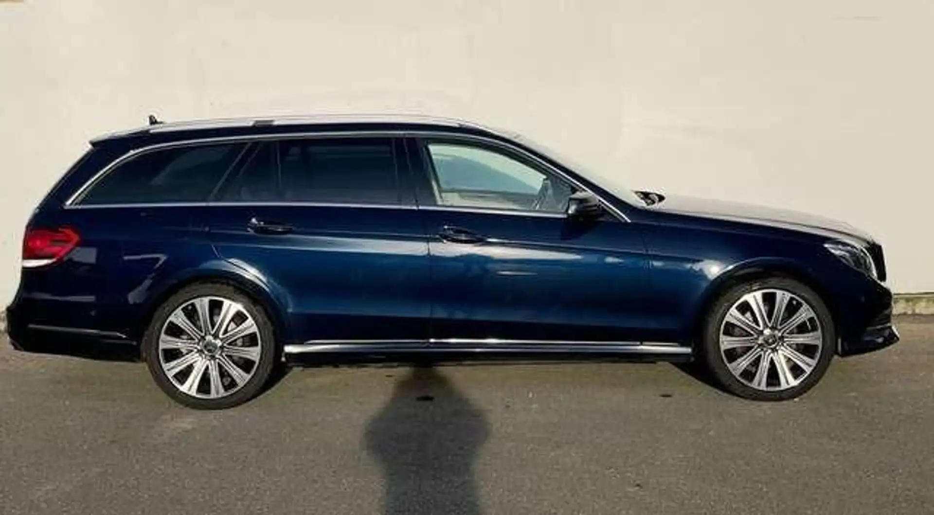 Mercedes-Benz E 350 T 4Matic -VOLL-ACC-AIR-STANDHEIZ 100T€ LP Blau - 2