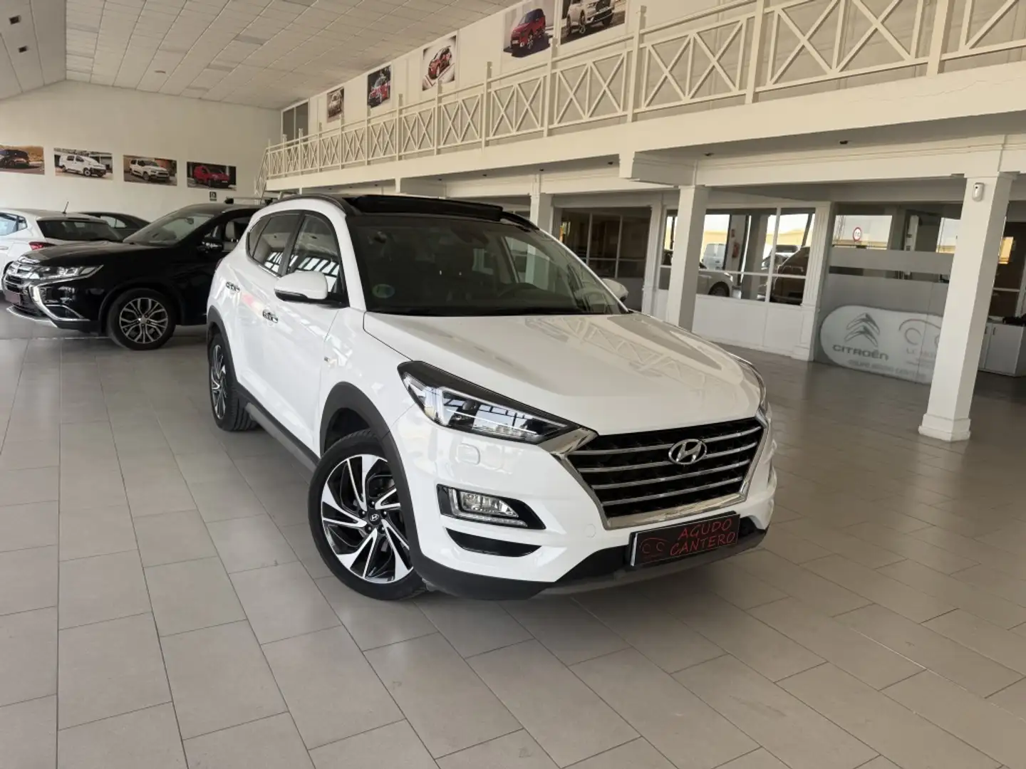 Hyundai TUCSON 2.0CRDI 48V Style Red 4x4 AT Blanc - 1
