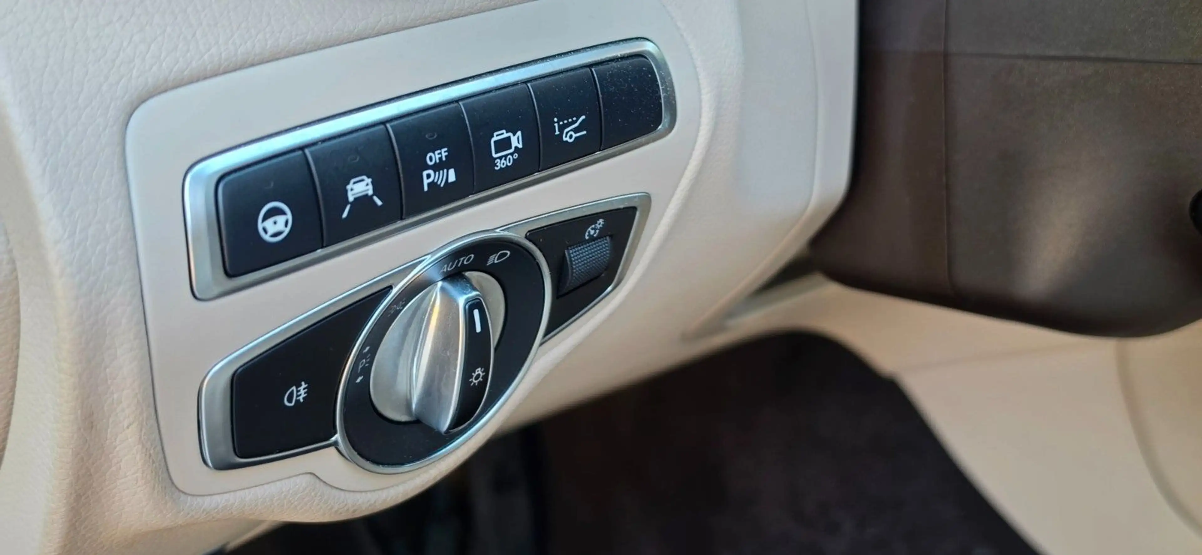 Mercedes-Benz GLC 220 Coupe 4Matic S-Dach  360Kamera Hu-Displa — photo 15