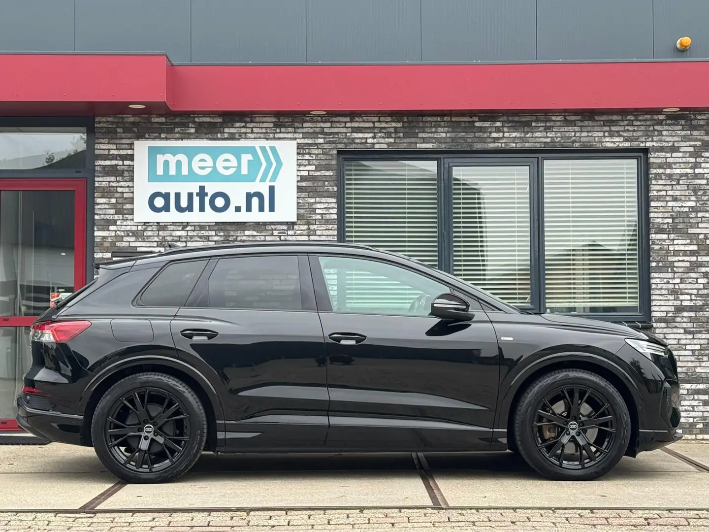 Audi Q4 e-tron 40 S-LINE Competition 77 kWh RS- ZETELS l TREKHAAK Zwart - 2