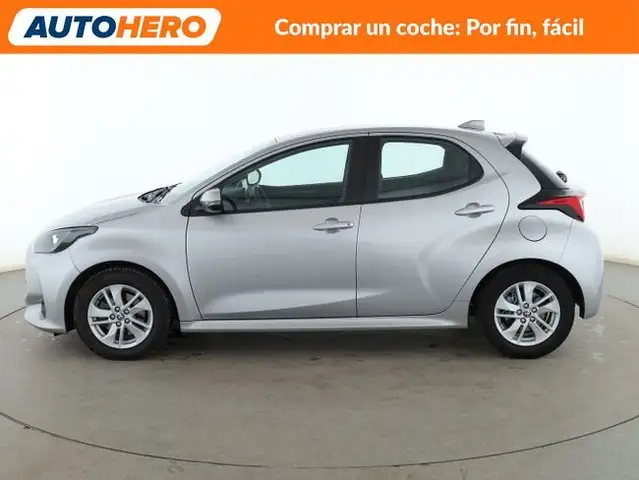Toyota Yaris view 3