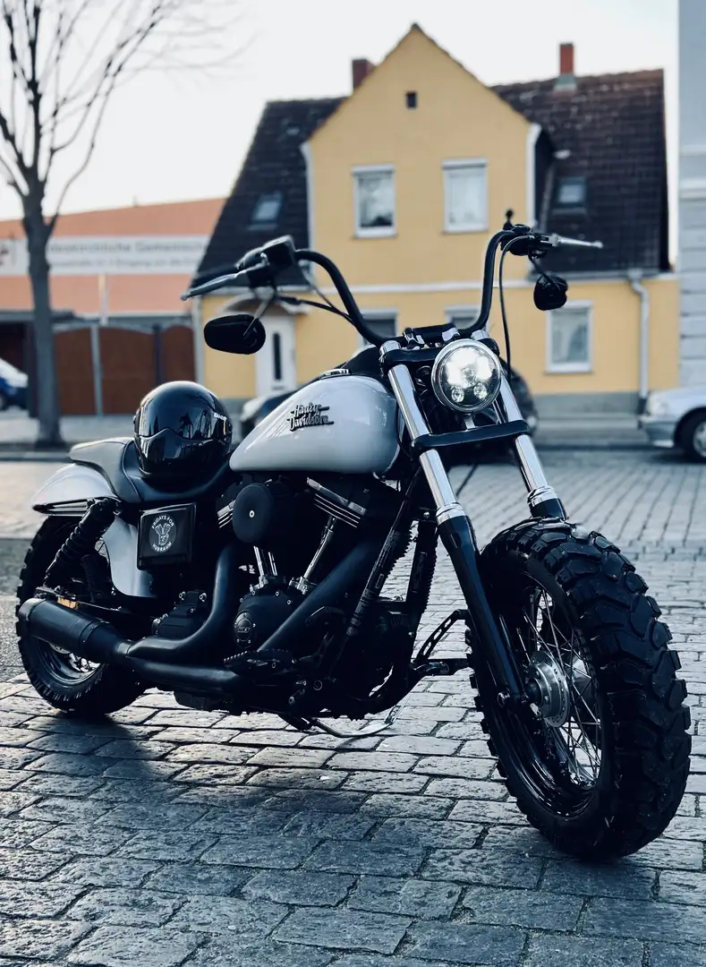 Harley-Davidson Dyna Street Bob FXDB Wit - 2