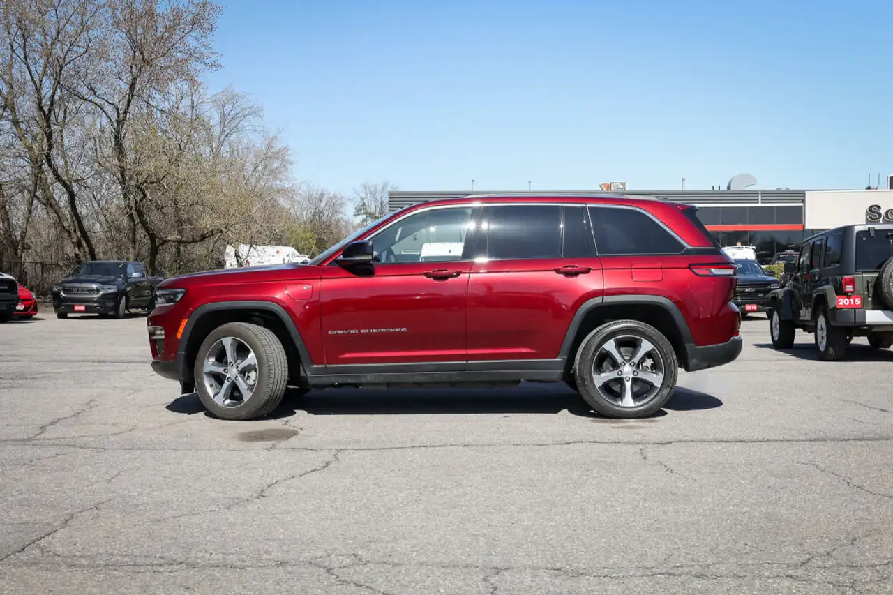 Jeep Grand Cherokee снимка Jeep Grand Cherokee