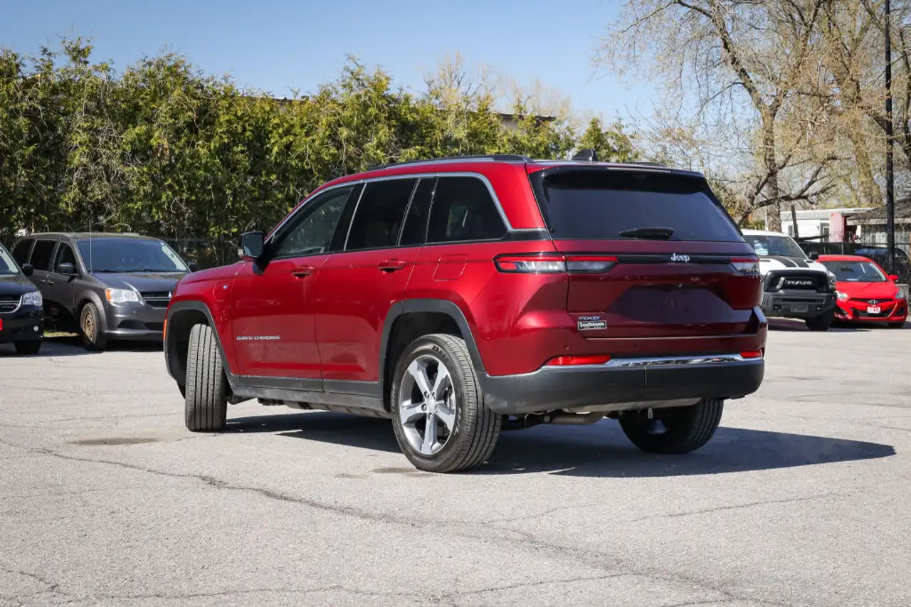 Jeep Grand Cherokee снимка Jeep Grand Cherokee