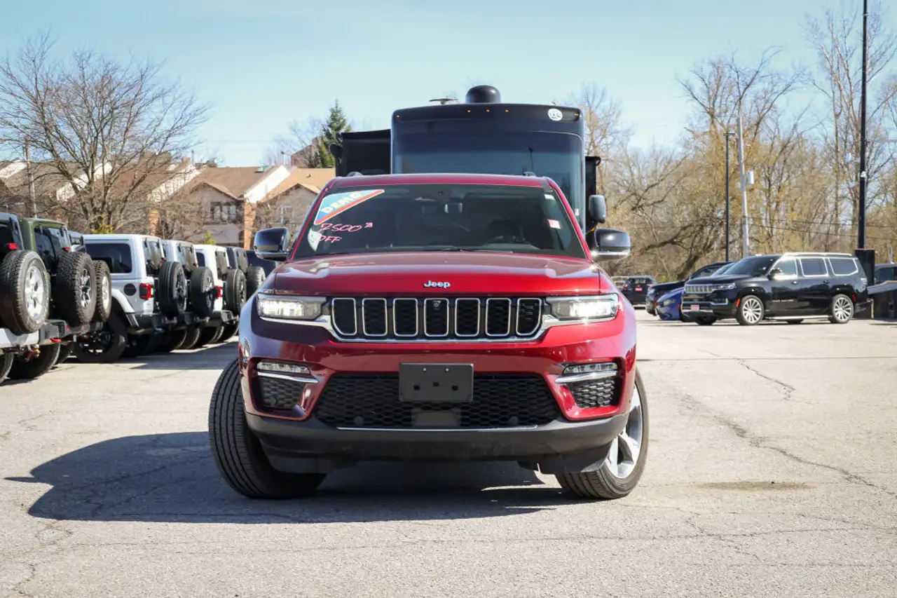 Jeep Grand Cherokee снимка Jeep Grand Cherokee