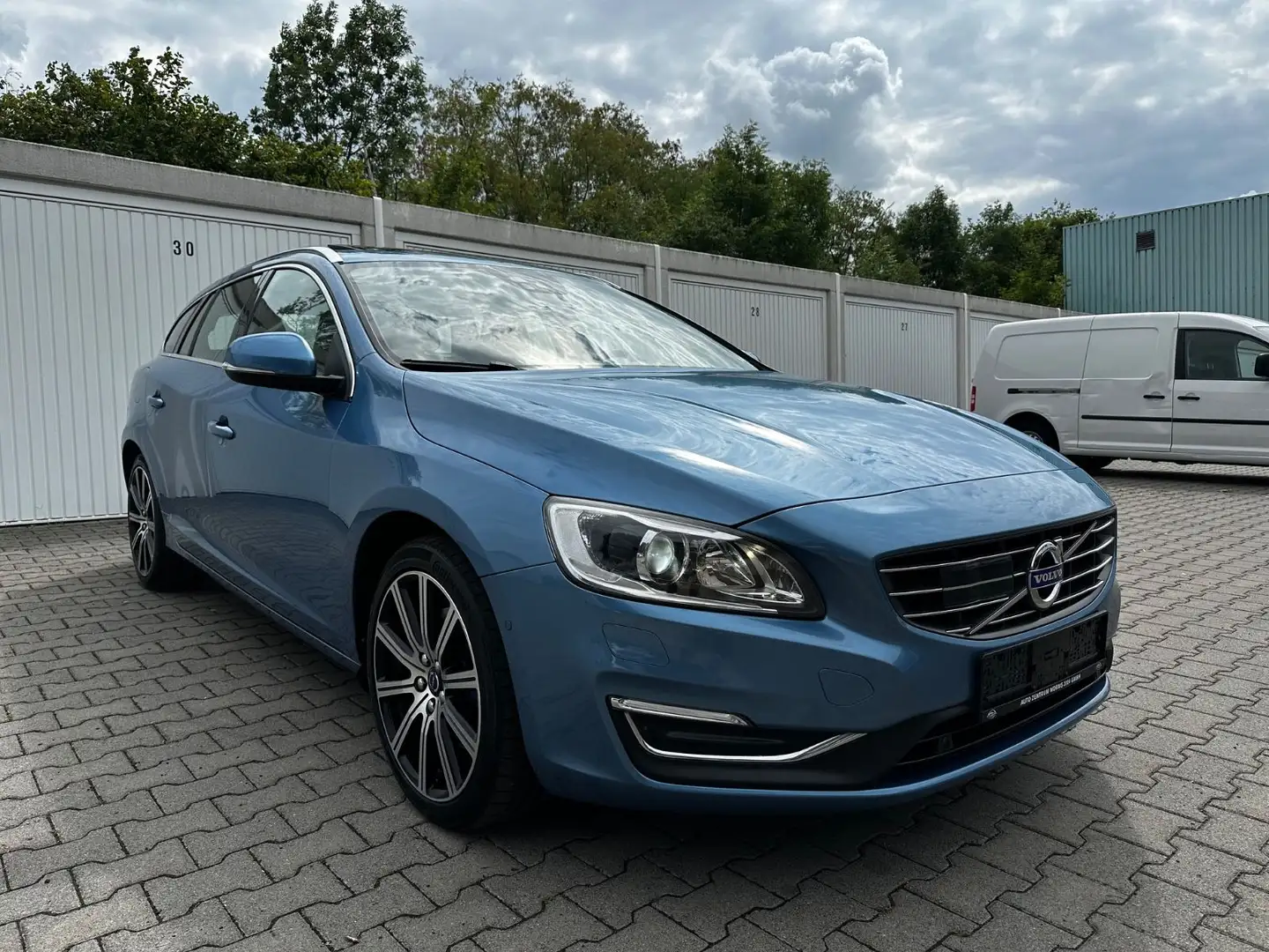 Volvo V60 T6 Summum AWD Polestar *1.Hand*Scheckheft* Blau - 1