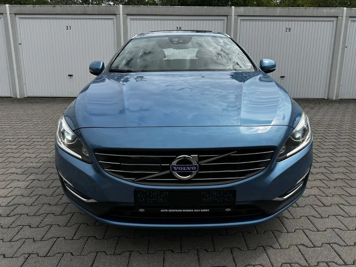Volvo V60 T6 Summum AWD Polestar *1.Hand*Scheckheft* Blau - 2