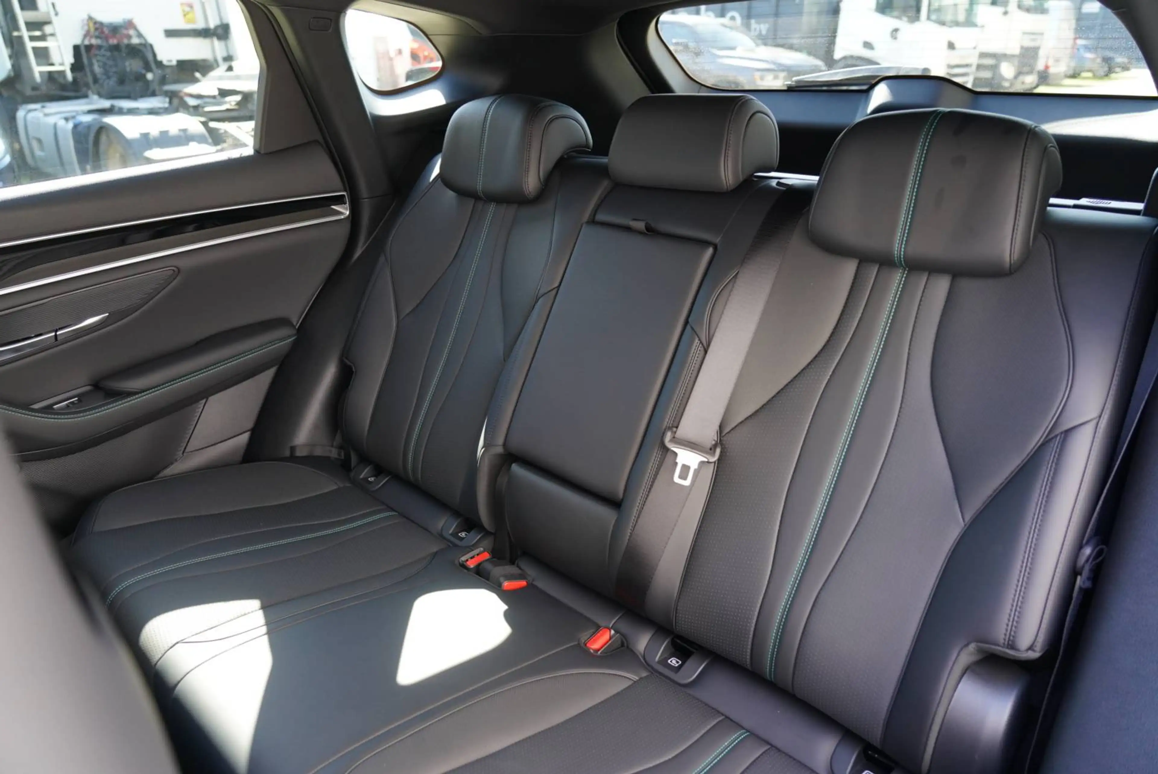 BYD Seal U DM-i Comfort 1.5 PHEV (160 kw)**Nieuwe wagen! — photo 9