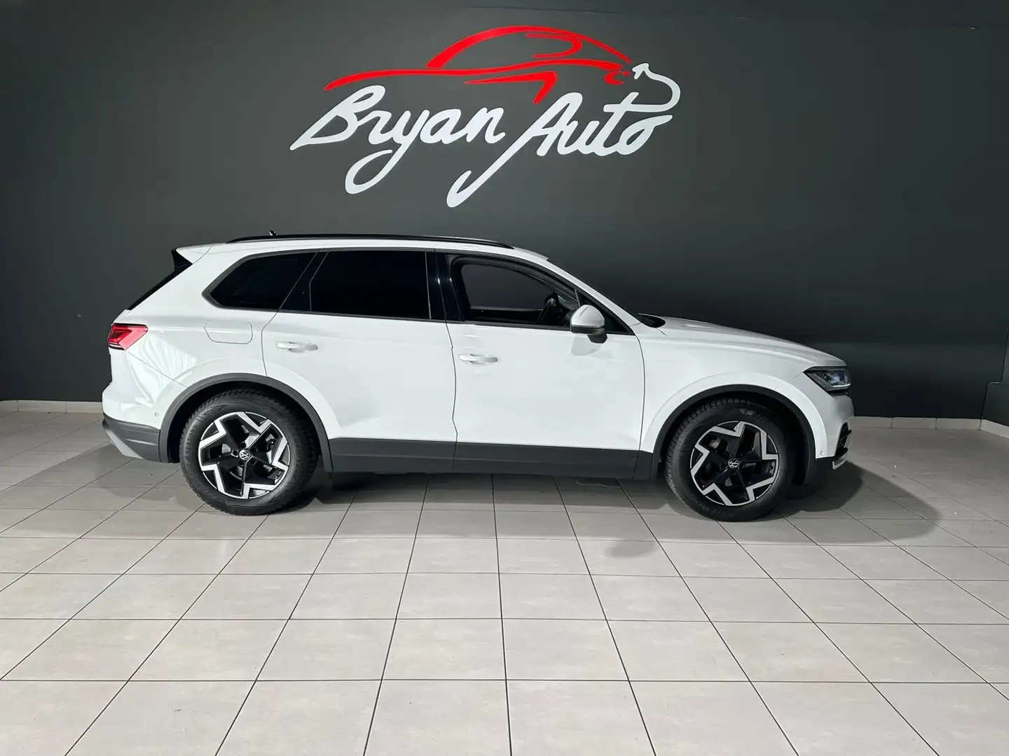 Volkswagen Touareg 3.0 V6 3.0 tdi TIPTRONIC 4MOTION Bianco - 1