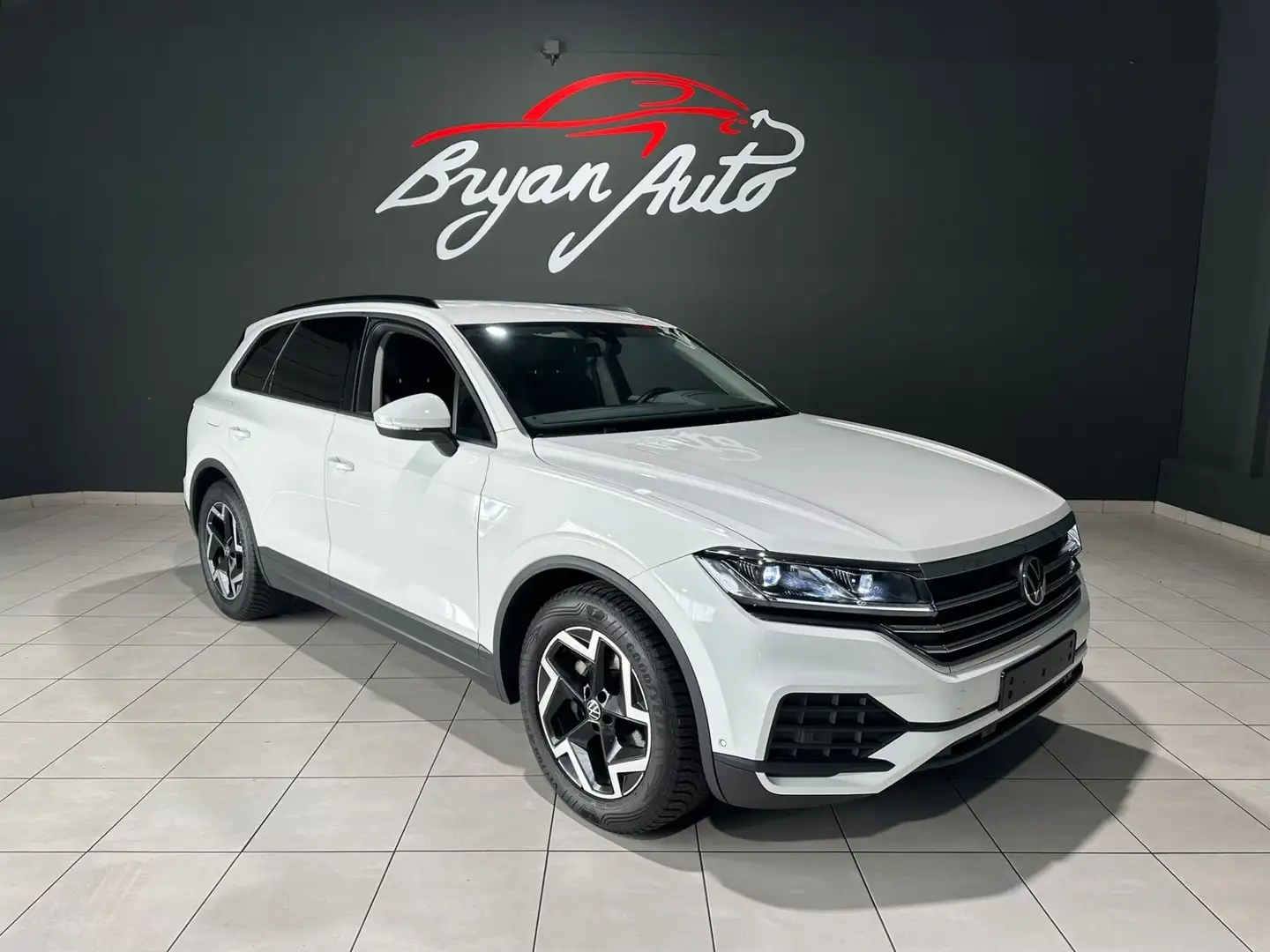 Volkswagen Touareg 3.0 V6 3.0 tdi TIPTRONIC 4MOTION Bianco - 2