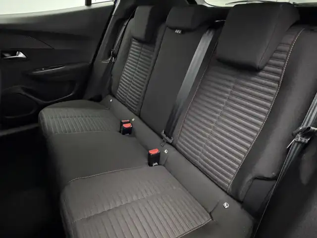 Peugeot e-2008 view 18